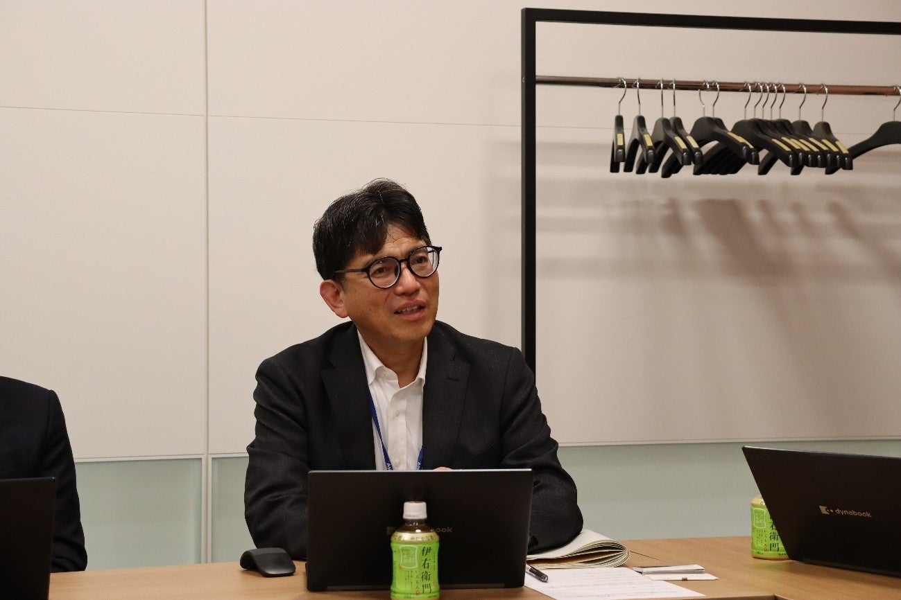 インタビューに答える長菅野普氏